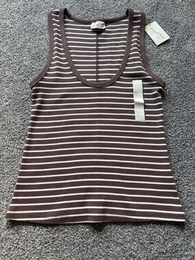 Universal threads tank